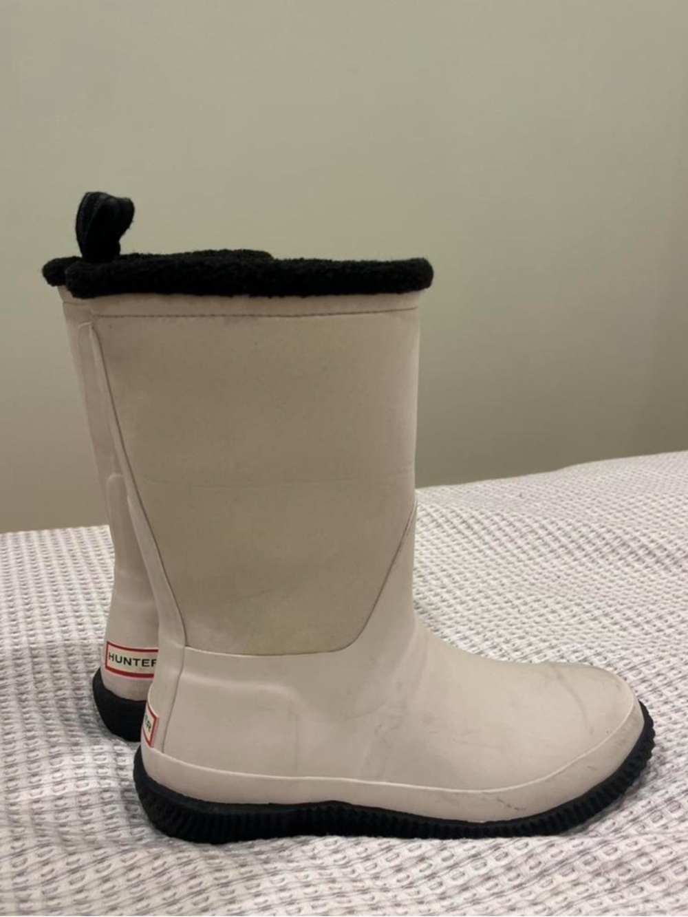 Hunter Cream Rain Boots with Black Shearling Trim - Picture 4 of 4